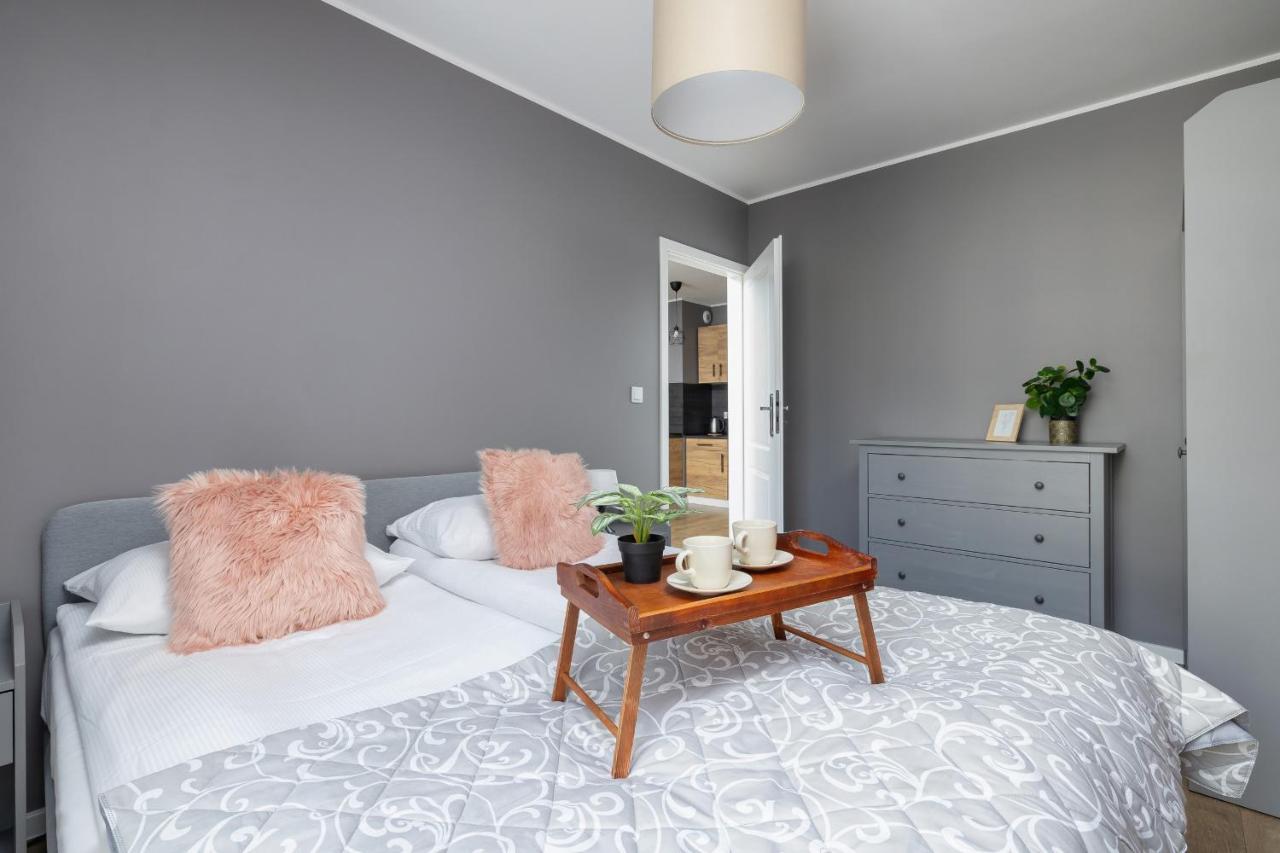Comfy Apartment Pachonskiego With Parking In Krakow By Noclegi Renters 外观 照片