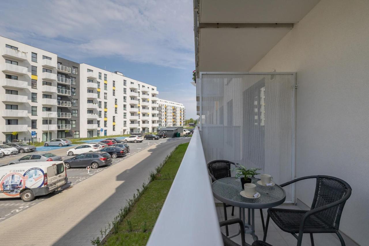 Comfy Apartment Pachonskiego With Parking In Krakow By Noclegi Renters 外观 照片
