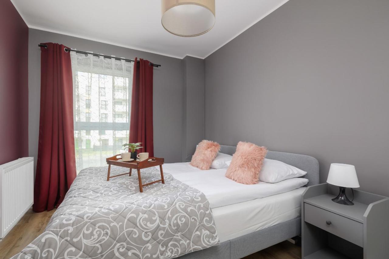 Comfy Apartment Pachonskiego With Parking In Krakow By Noclegi Renters 外观 照片