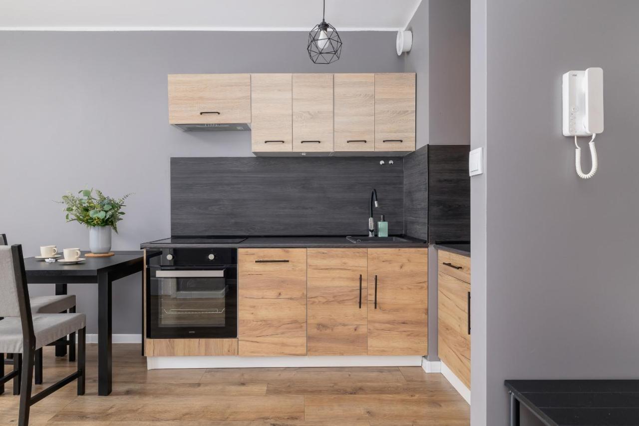 Comfy Apartment Pachonskiego With Parking In Krakow By Noclegi Renters 外观 照片