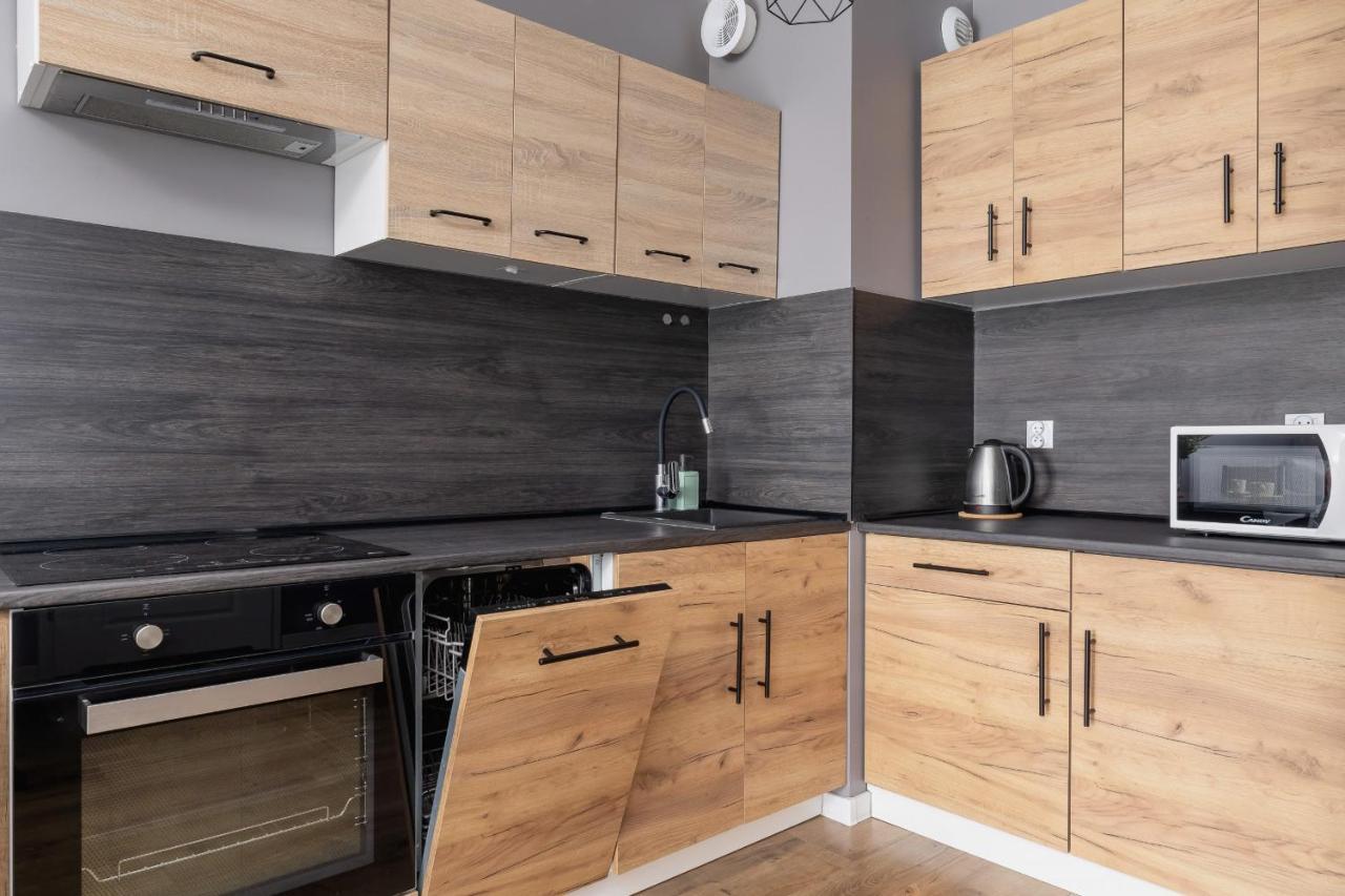 Comfy Apartment Pachonskiego With Parking In Krakow By Noclegi Renters 外观 照片